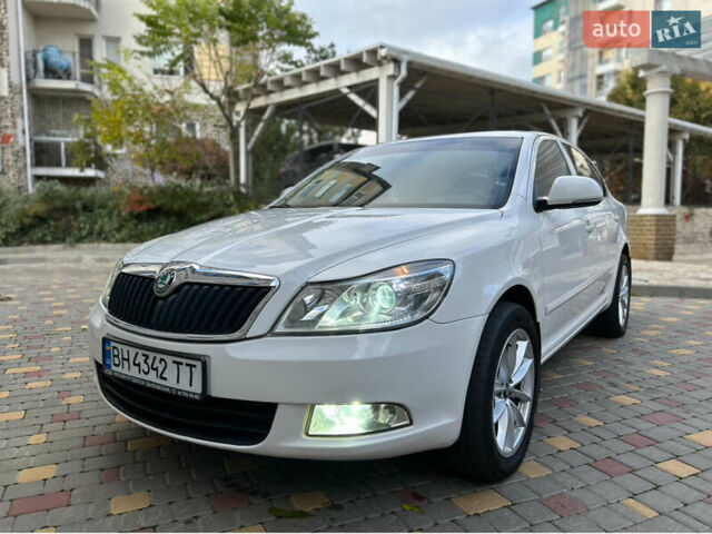 Шкода Октавия 2012 в Одессе на Automoto.ua Белый Шкода Октавия, объемом двигателя 1.97 л и пробегом 314 тыс. км за 9700 $, фото 6 на Automoto.ua