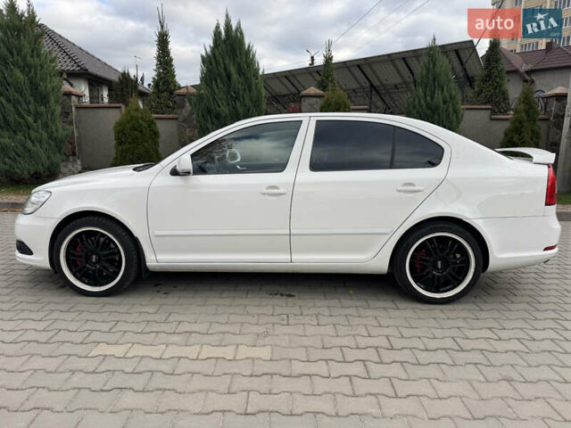 Белый Шкода Октавия, объемом двигателя 1.98 л и пробегом 177 тыс. км за 10550 $, фото 1 на Automoto.ua