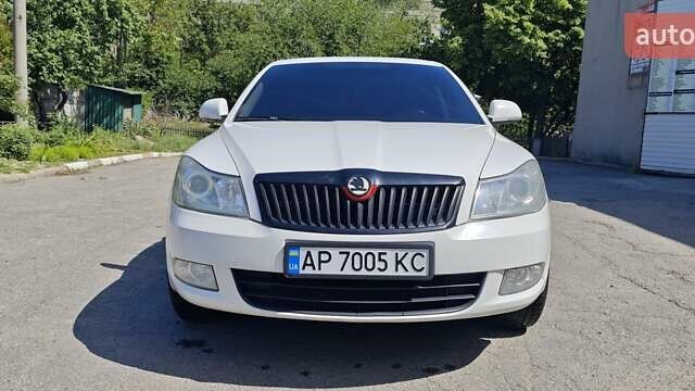 Шкода Октавия 2012 в Запорожье на Automoto.ua Белый Шкода Октавия, объемом двигателя 1.8 л и пробегом 240 тыс. км за 10800 $, фото 8 на Automoto.ua