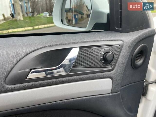 Белый Шкода Октавия, объемом двигателя 1.6 л и пробегом 273 тыс. км за 7299 $, фото 9 на Automoto.ua