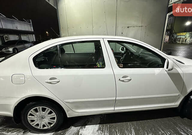 Білий Шкода Октавія, об'ємом двигуна 1.9 л та пробігом 306 тис. км за 7200 $, фото 15 на Automoto.ua