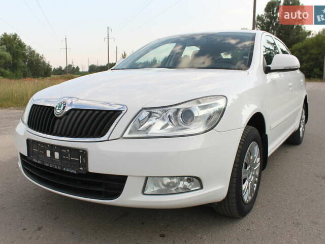 Белый Шкода Октавия, объемом двигателя 1.6 л и пробегом 170 тыс. км за 7450 $, фото 5 на Automoto.ua