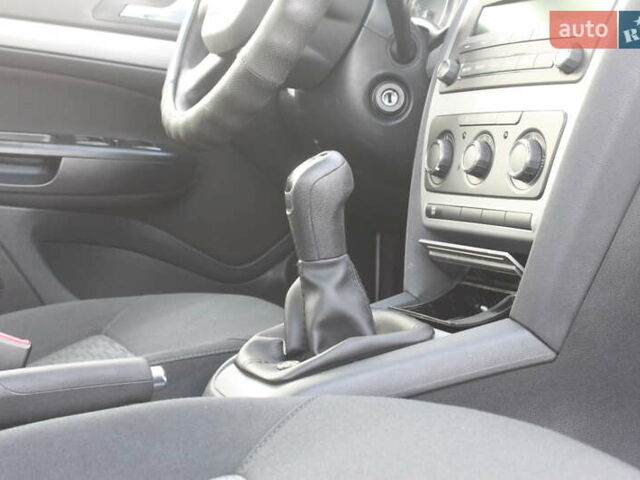 Белый Шкода Октавия, объемом двигателя 1.6 л и пробегом 170 тыс. км за 7450 $, фото 40 на Automoto.ua