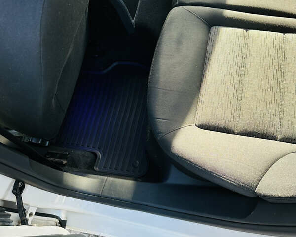 Шкода Октавія 2012 у Вишневом на Automoto.ua Білий Шкода Октавія, об'ємом двигуна 1.6 л та пробігом 355 тис. км за 6500 $, фото 7 на Automoto.ua