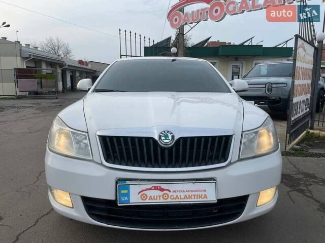 Белый Шкода Октавия, объемом двигателя 1.6 л и пробегом 273 тыс. км за 7299 $, фото 1 на Automoto.ua