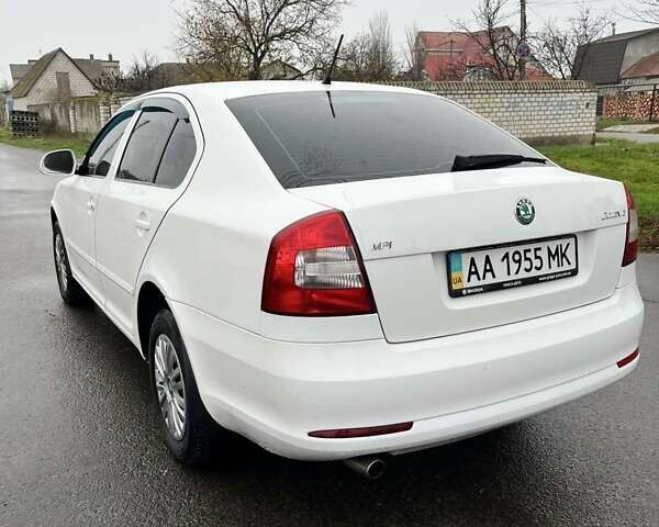 Белый Шкода Октавия, объемом двигателя 1.6 л и пробегом 272 тыс. км за 6800 $, фото 11 на Automoto.ua