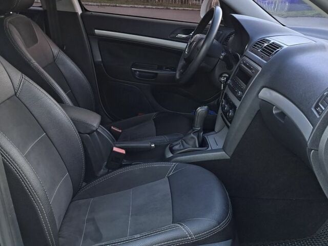 Белый Шкода Октавия, объемом двигателя 1.8 л и пробегом 83 тыс. км за 8800 $, фото 2 на Automoto.ua