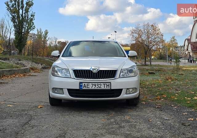Білий Шкода Октавія, об'ємом двигуна 1.97 л та пробігом 180 тис. км за 8700 $, фото 1 на Automoto.ua
