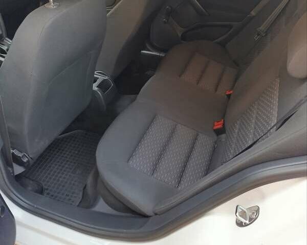 Білий Шкода Октавія, об'ємом двигуна 1.6 л та пробігом 285 тис. км за 7950 $, фото 16 на Automoto.ua