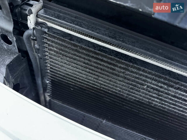 Белый Шкода Октавия, объемом двигателя 1.8 л и пробегом 37 тыс. км за 10900 $, фото 35 на Automoto.ua