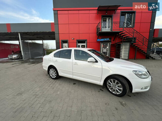 Білий Шкода Октавія, об'ємом двигуна 1.97 л та пробігом 236 тис. км за 8800 $, фото 3 на Automoto.ua
