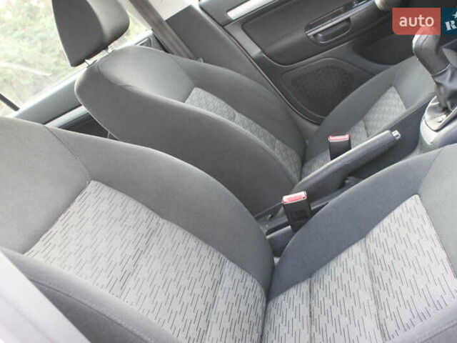 Белый Шкода Октавия, объемом двигателя 1.6 л и пробегом 170 тыс. км за 7450 $, фото 35 на Automoto.ua