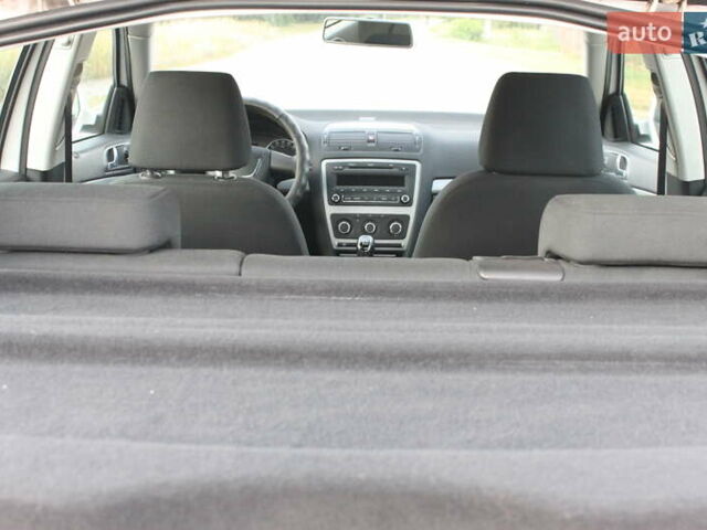 Белый Шкода Октавия, объемом двигателя 1.6 л и пробегом 170 тыс. км за 7450 $, фото 49 на Automoto.ua