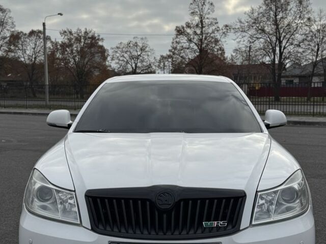 Білий Шкода Октавія, об'ємом двигуна 2 л та пробігом 202 тис. км за 11200 $, фото 1 на Automoto.ua