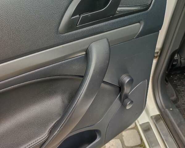 Белый Шкода Октавия, объемом двигателя 1.6 л и пробегом 286 тыс. км за 7500 $, фото 10 на Automoto.ua