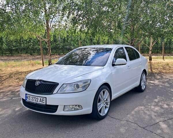 Белый Шкода Октавия, объемом двигателя 1.6 л и пробегом 281 тыс. км за 7500 $, фото 6 на Automoto.ua