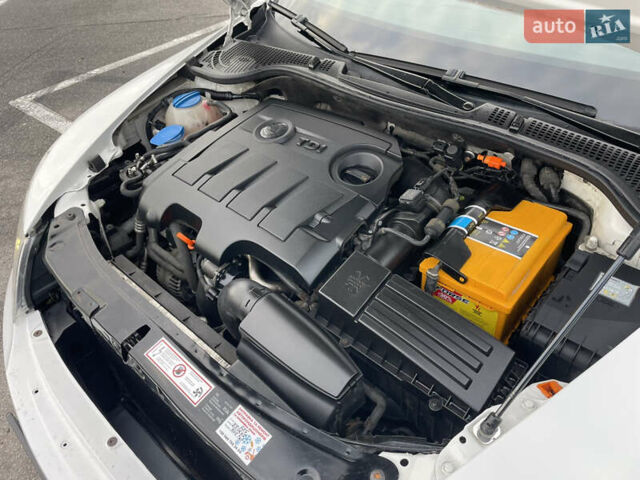 Белый Шкода Октавия, объемом двигателя 1.6 л и пробегом 312 тыс. км за 7500 $, фото 19 на Automoto.ua