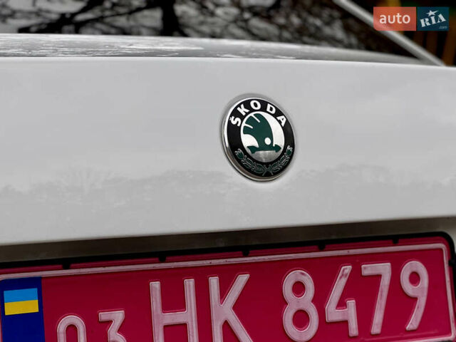 Белый Шкода Октавия, объемом двигателя 2 л и пробегом 223 тыс. км за 10700 $, фото 18 на Automoto.ua
