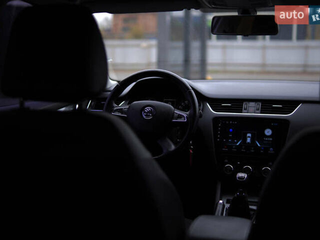 Белый Шкода Октавия, объемом двигателя 1.4 л и пробегом 254 тыс. км за 10500 $, фото 21 на Automoto.ua