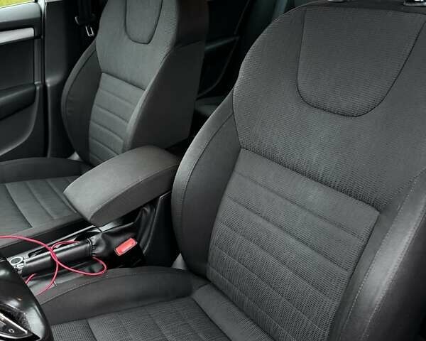 Білий Шкода Октавія, об'ємом двигуна 1.6 л та пробігом 227 тис. км за 10900 $, фото 14 на Automoto.ua