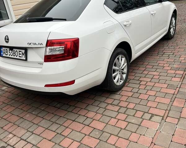 Белый Шкода Октавия, объемом двигателя 1.4 л и пробегом 198 тыс. км за 10800 $, фото 1 на Automoto.ua