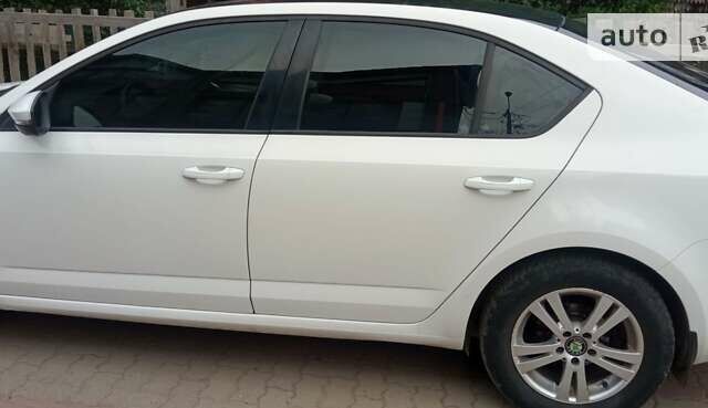 Білий Шкода Октавія, об'ємом двигуна 1.6 л та пробігом 267 тис. км за 8000 $, фото 3 на Automoto.ua