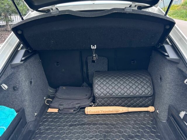 Белый Шкода Октавия, объемом двигателя 1.4 л и пробегом 206 тыс. км за 10600 $, фото 7 на Automoto.ua