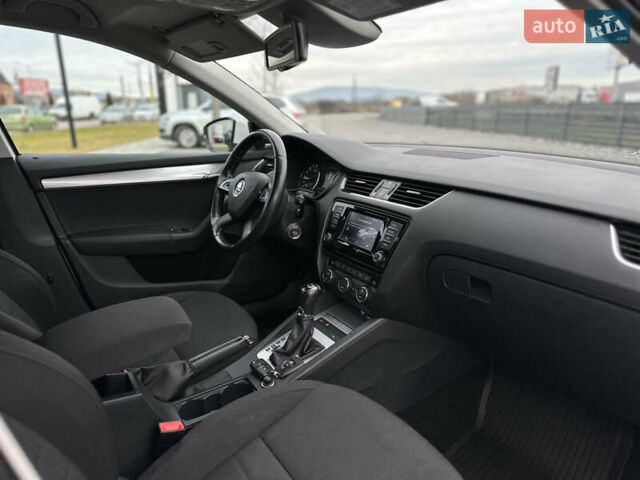 Белый Шкода Октавия, объемом двигателя 1.6 л и пробегом 227 тыс. км за 11800 $, фото 26 на Automoto.ua