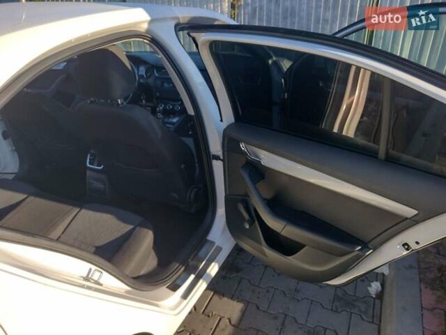 Білий Шкода Октавія, об'ємом двигуна 1.97 л та пробігом 218 тис. км за 10500 $, фото 4 на Automoto.ua