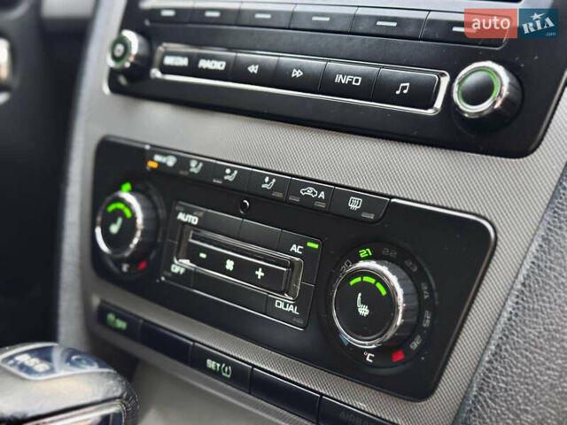 Белый Шкода Октавия, объемом двигателя 2 л и пробегом 223 тыс. км за 10700 $, фото 37 на Automoto.ua