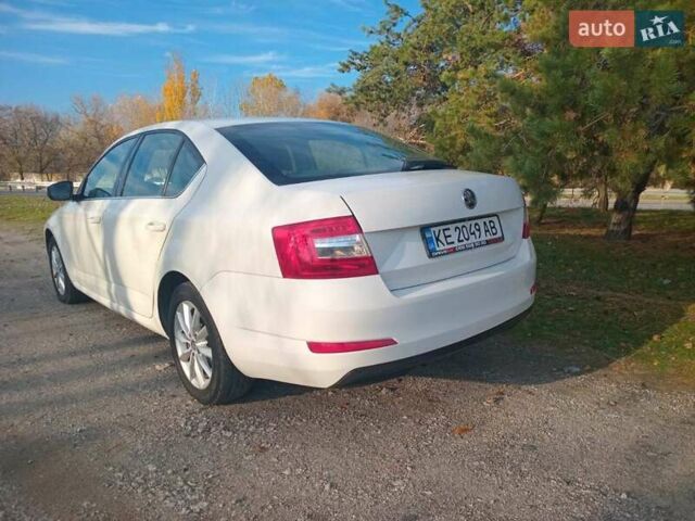 Белый Шкода Октавия, объемом двигателя 1.6 л и пробегом 218 тыс. км за 9700 $, фото 2 на Automoto.ua