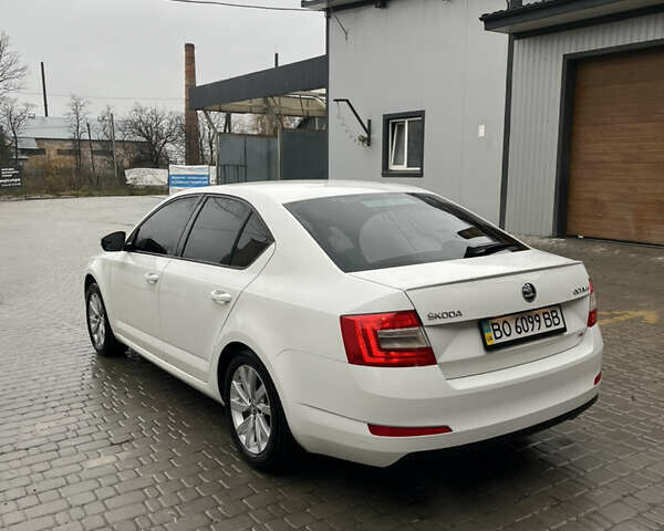 Белый Шкода Октавия, объемом двигателя 1.8 л и пробегом 174 тыс. км за 7999 $, фото 5 на Automoto.ua