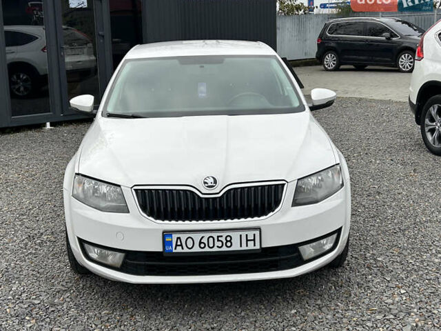 Білий Шкода Октавія, об'ємом двигуна 1.6 л та пробігом 275 тис. км за 8999 $, фото 4 на Automoto.ua