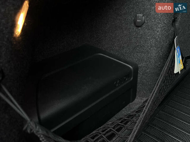 Білий Шкода Октавія, об'ємом двигуна 1.97 л та пробігом 348 тис. км за 14000 $, фото 43 на Automoto.ua