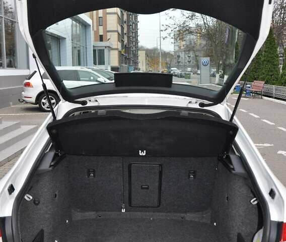 Білий Шкода Октавія, об'ємом двигуна 1.4 л та пробігом 148 тис. км за 9000 $, фото 6 на Automoto.ua