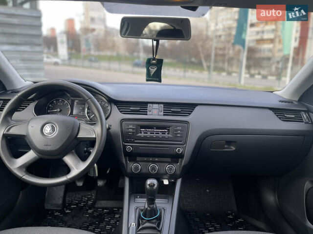 Білий Шкода Октавія, об'ємом двигуна 1.2 л та пробігом 117 тис. км за 8900 $, фото 13 на Automoto.ua