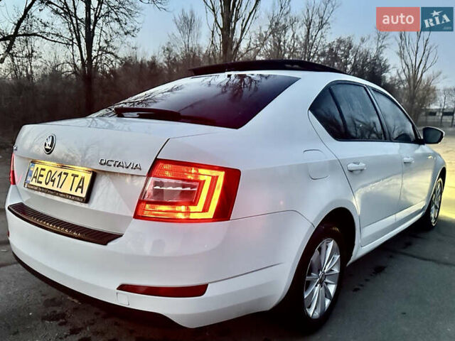 Білий Шкода Октавія, об'ємом двигуна 2 л та пробігом 305 тис. км за 12700 $, фото 3 на Automoto.ua
