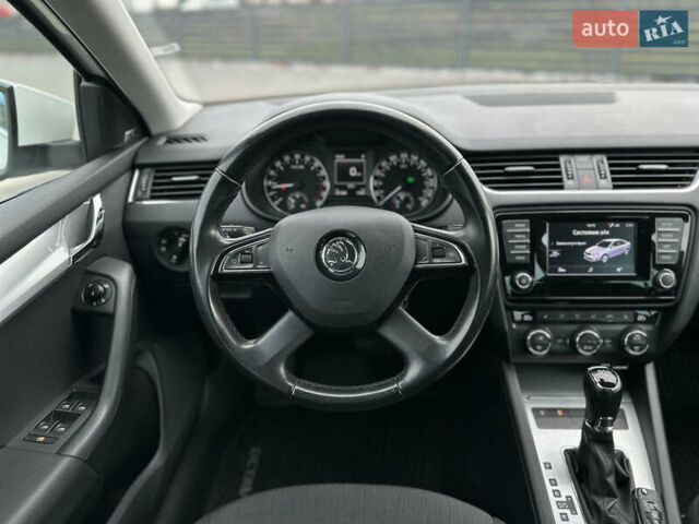 Белый Шкода Октавия, объемом двигателя 1.6 л и пробегом 227 тыс. км за 11800 $, фото 29 на Automoto.ua