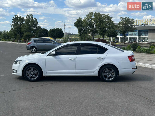 Белый Шкода Октавия, объемом двигателя 1.6 л и пробегом 243 тыс. км за 9500 $, фото 9 на Automoto.ua