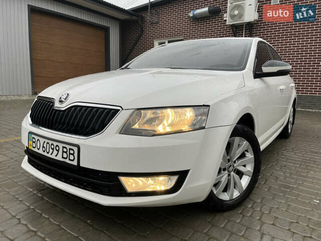Белый Шкода Октавия, объемом двигателя 1.8 л и пробегом 174 тыс. км за 7999 $, фото 2 на Automoto.ua