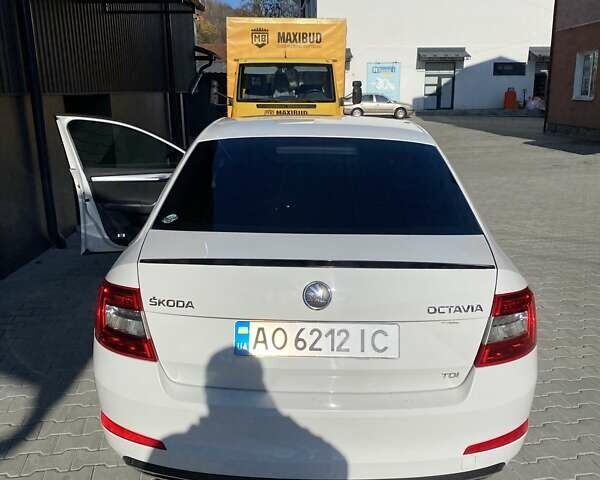 Білий Шкода Октавія, об'ємом двигуна 1.6 л та пробігом 221 тис. км за 11500 $, фото 1 на Automoto.ua