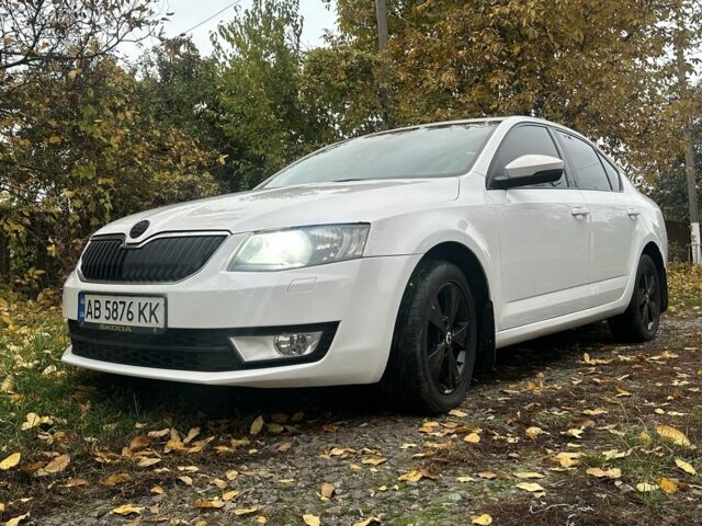 Шкода Октавия 2013 в Киеве на Automoto.ua Белый Шкода Октавия, объемом двигателя 2 л и пробегом 276 тыс. км за 9500 $, фото 3 на Automoto.ua