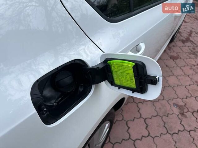 Белый Шкода Октавия, объемом двигателя 1.4 л и пробегом 72 тыс. км за 11999 $, фото 7 на Automoto.ua