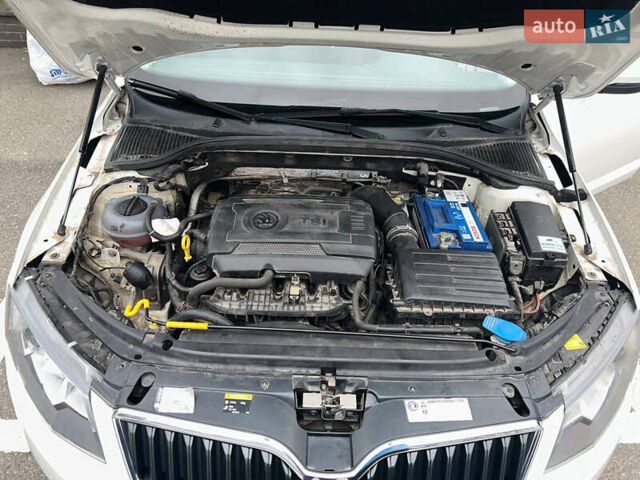 Белый Шкода Октавия, объемом двигателя 1.8 л и пробегом 217 тыс. км за 10000 $, фото 12 на Automoto.ua