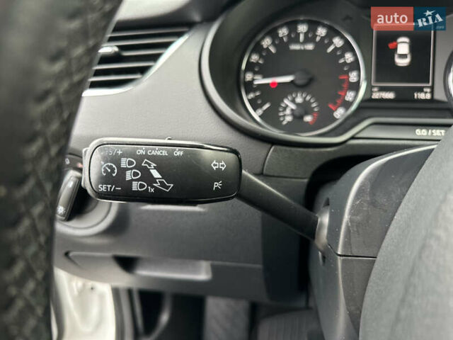 Белый Шкода Октавия, объемом двигателя 1.6 л и пробегом 227 тыс. км за 11800 $, фото 34 на Automoto.ua