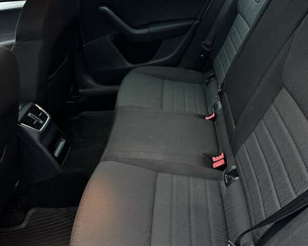 Білий Шкода Октавія, об'ємом двигуна 1.6 л та пробігом 227 тис. км за 10900 $, фото 15 на Automoto.ua