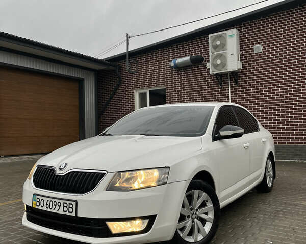 Белый Шкода Октавия, объемом двигателя 1.8 л и пробегом 174 тыс. км за 7999 $, фото 1 на Automoto.ua