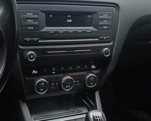 Белый Шкода Октавия, объемом двигателя 1.4 л и пробегом 156 тыс. км за 12200 $, фото 20 на Automoto.ua