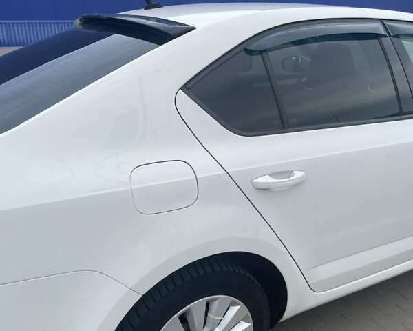 Белый Шкода Октавия, объемом двигателя 1.4 л и пробегом 197 тыс. км за 9900 $, фото 5 на Automoto.ua