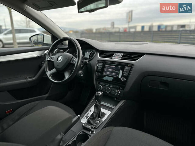 Белый Шкода Октавия, объемом двигателя 1.6 л и пробегом 227 тыс. км за 11800 $, фото 27 на Automoto.ua